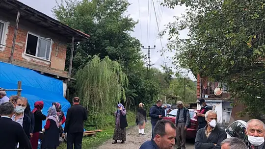 Cenaze evinde balkon çöktü