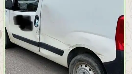 Çarptığı araca maske ile not bıraktı