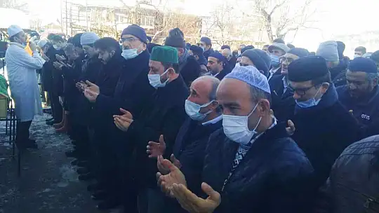 Baba oğul aynı gün toprağa verildi