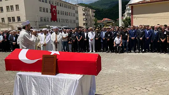 Şehit cenazesinde feryatlar yürekleri dağladı