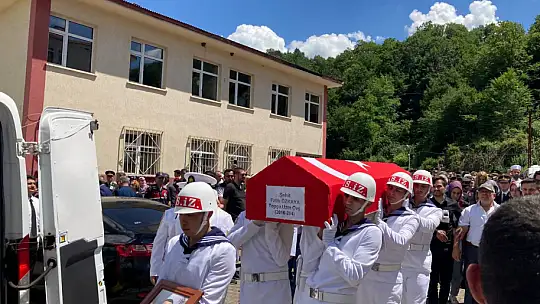 Şehit cenazesinde feryatlar yürekleri dağladı
