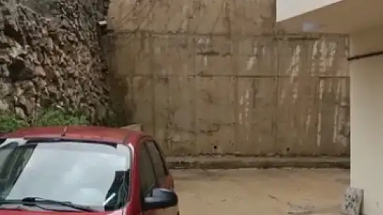 İstinat duvarı böyle çöktü
