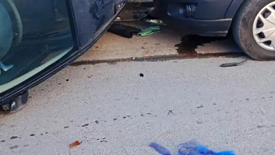 Gelin arabası ile çarpıştı