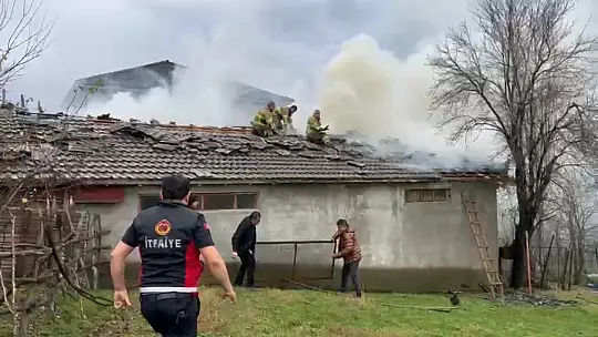 Köyden dumanlar yükseldi