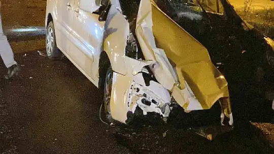 Feci kaza, patpat paramparça oldu