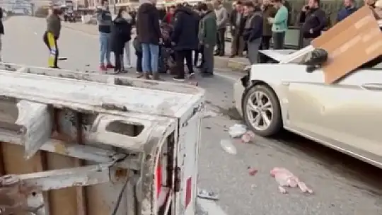 Yaya geçidinde çarpıştılar