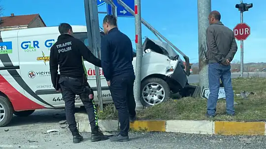 Havaalanı kavşağında kaza