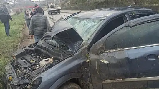 Kontrolden çıkan araç takla attı
