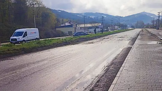 Kontrolden çıkan araç takla attı