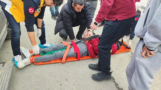 Akaryakıt istasyonu önünde kaza