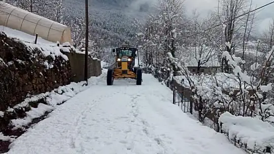 Önce fırtına sonra kar etkili oldu