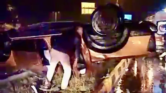 Bankete çarpıp 3 takla attı
