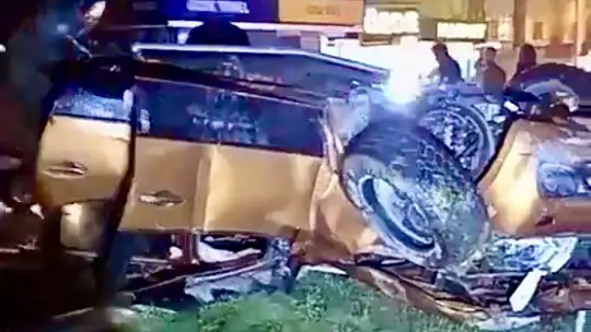 Bankete çarpıp 3 takla attı