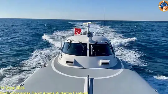 Sahil Güvenlik kayıp gemiciyi arıyor
