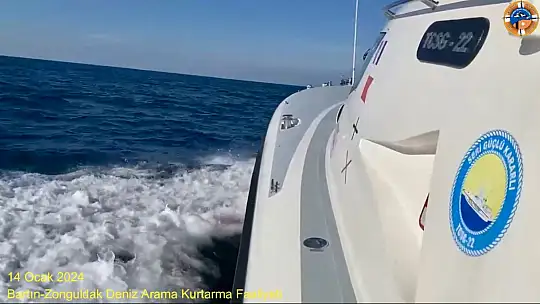 Sahil Güvenlik kayıp gemiciyi arıyor