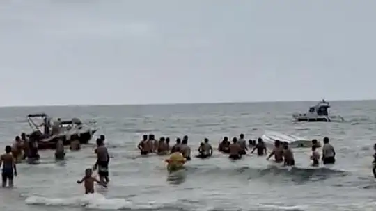 Bartın'da gezi teknesi alabora oldu