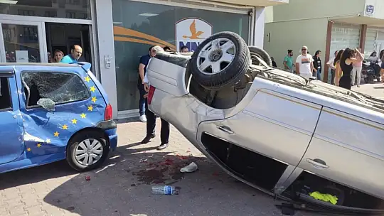 Çarpışan araçlardan biri takla attı