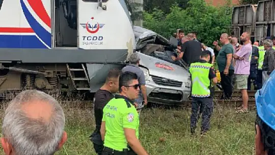Feci kazada metrelerce sürüklendi