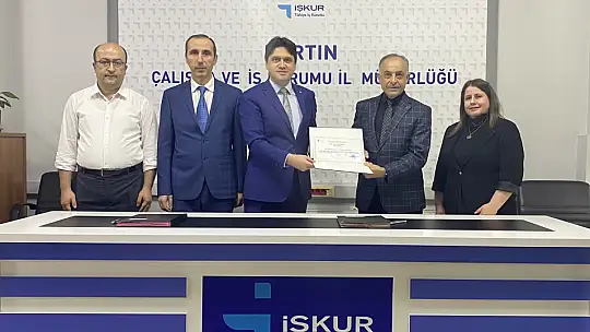 Refik Akmaz ilklere imza atmaya devam ediyor