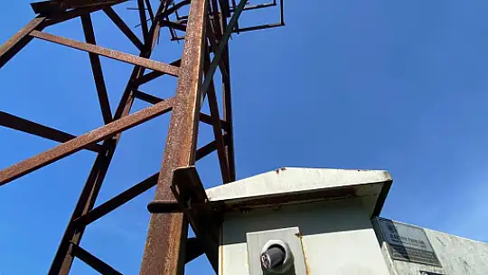 Hırsızlar bu sefer panoya girdi
