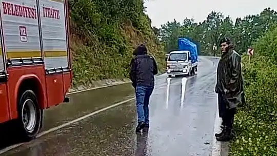 Otomobil şarampole uçtu