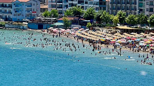 Sahiller tıklım tıklım doldu