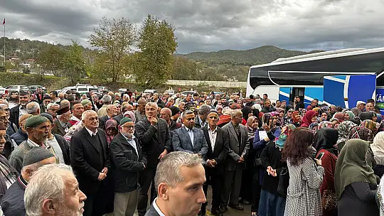Kozcağız'dan 43 umreci uğurlandı
