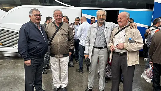 Kozcağız'dan 43 umreci uğurlandı