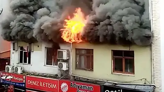 Şehir merkezinde korkutan yangın