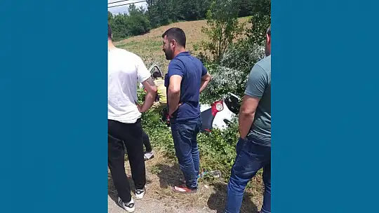 Yoldan çıktı, şarampole girdi