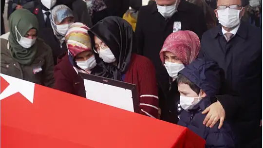 Cenazede feryatlar yürekleri dağladı