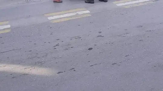 Yere savrulan sürücü yaralandı