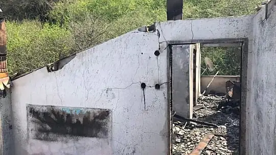 Yangında her şeyini kaybeden aile yardım bekliyor