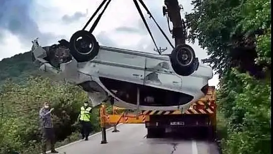 Otomobil Uçuruma yuvarlandı
