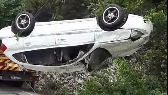 Otomobil Uçuruma yuvarlandı
