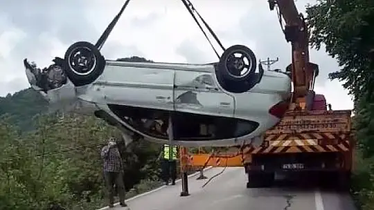 Otomobil Uçuruma yuvarlandı