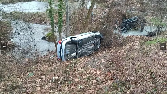 Yoldan çıktı, şarampole yuvarlandı