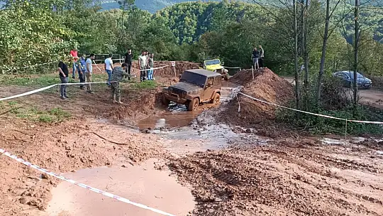 Off-road şenliği nefes kesti