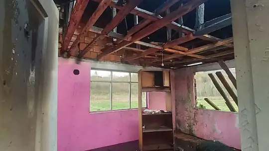 Kış gününde evsiz kaldı