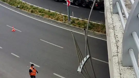 Aşağı uçmaktan korkuluklar kurtardı