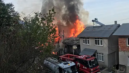 Korkunç yangın, evler alevlere teslim