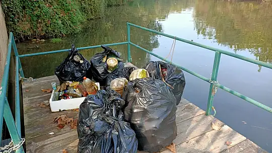 Ekipler ırmakta çöp avına çıktı