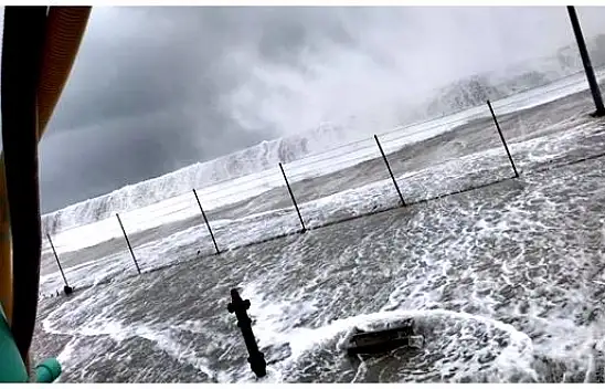 Amasra'da tsunamiyi aratmayan dev dalgalar