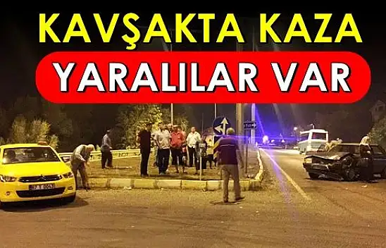 Bartın'da ticari taksi ile otomobil çarpıştı