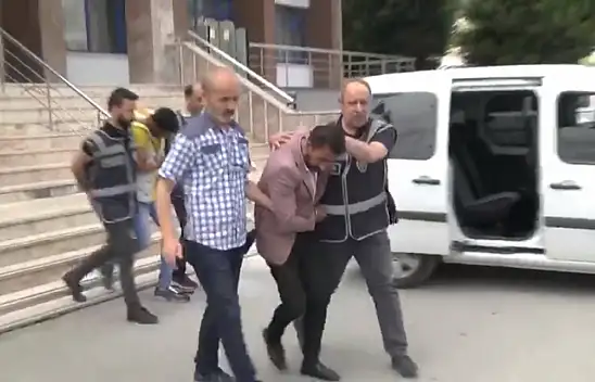 Dolandırıcılar kıskıvrak yakalandı