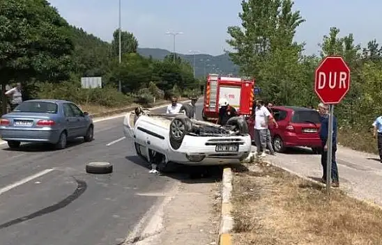 Takla atan araç ters döndü