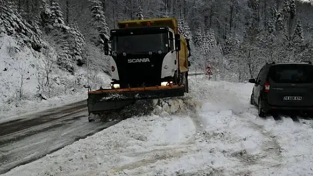 Ulus Pınarbaşı yolunda kar temizleme