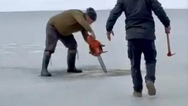 Motorlu Testereyle buz Kesti