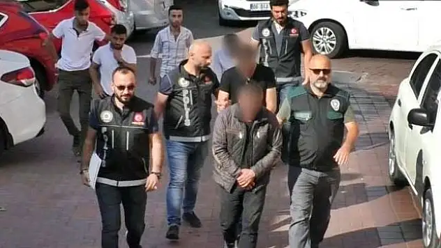 Sokak Satıcılarına Darbe, 2 Kişi Tutuklandı