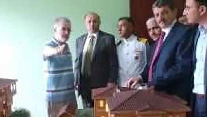 SERGİ AÇILDI, TARİHİ MAKET EVLER İNCELENDİ